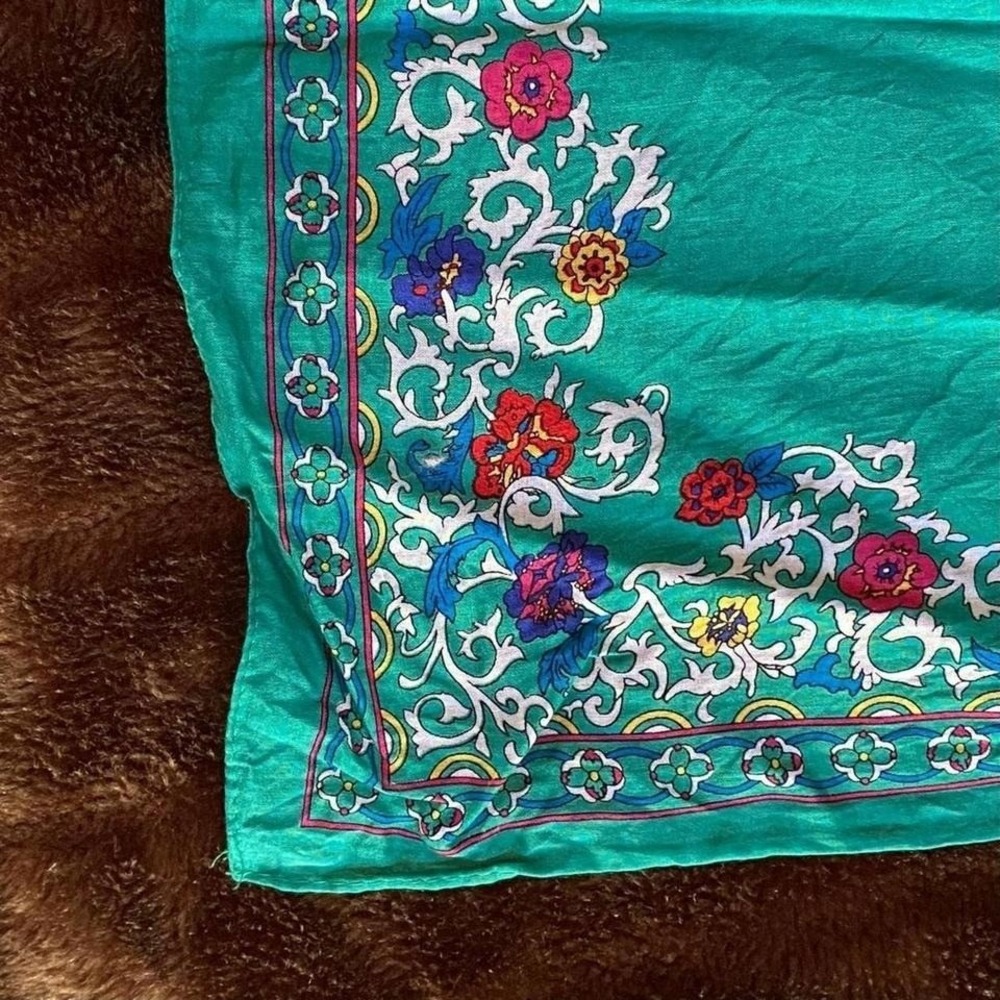 Ginnie Johansen  Green Floral Border 26" Square Scarf 100%‎ Cotton